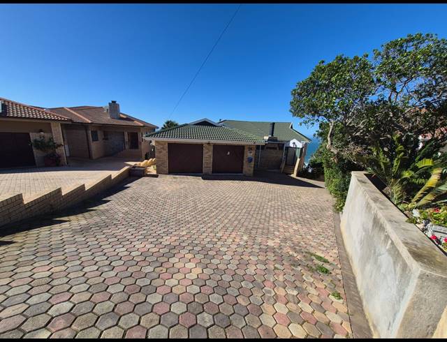 4 BEDROOM HOUSE FOR SALE IN DANA BAY